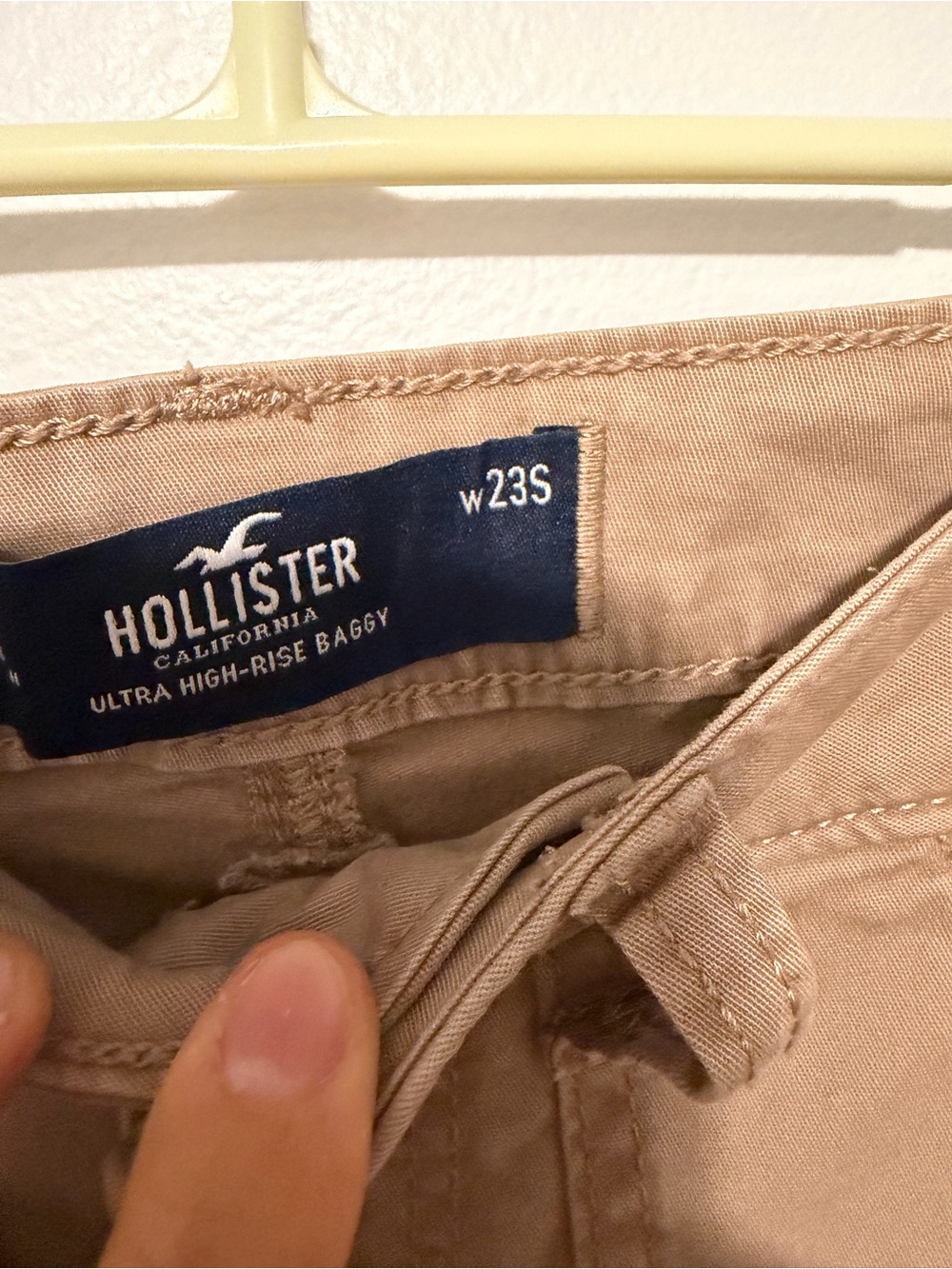 Hollister Ultra High-Rise Baggy Cargo Pants Tan Khaki Wide Leg Utility W23 - Picture 4 of 4